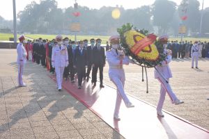 Đoàn Đại hội đại biểu toàn quốc Hội Thầy thuốc trẻ Việt Nam lần thứ IV, nhiệm kỳ 2020 - 2025 vào Lăng viếng Chủ tịch Hồ Chí Minh