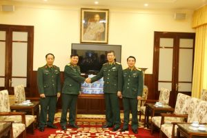 Tiếp nhận 24.000 khẩu trang do Nhà máy Z176, Tổng cục Công nghiệp  Quốc phòng trao tặng