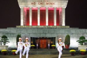 Hạnh phúc và tự hào được đón giao thừa bên Lăng Bác Hồ