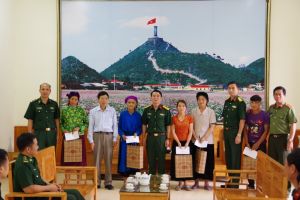 Tri ân, tặng quà chính sách tại Hà Giang