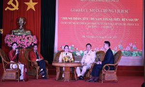 Giao lưu nhân chứng lịch sử “Trung đoàn 375 - 50 năm trung hiếu bên Người”