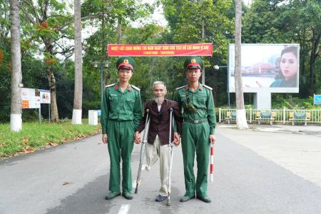 Hành trình về nguồn của người lính “thế hệ Bác Hồ”