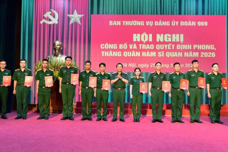 Bộ Tư lệnh Lăng Chủ tịch Hồ Chí Minh trao quyết định phong, thăng quân hàm sĩ quan năm 2026