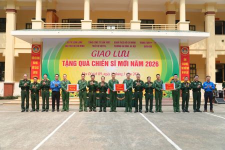 TIẾP LỬA CHO CHIẾN SĨ MỚI 