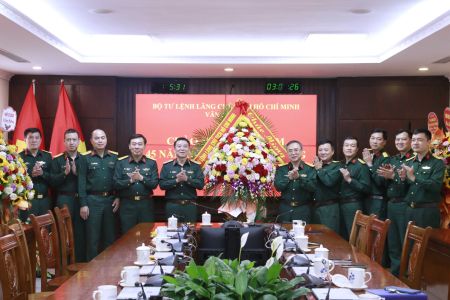 Chúc mừng 45 năm Ngày truyền thống Cơ quan Văn phòng