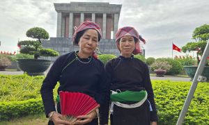 ​TRIỆU TRÁI TIM BÊN NGƯỜI TRONG NGÀY VUI THỐNG NHẤT