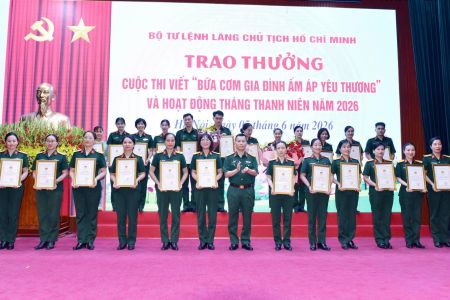 Bữa cơm còn ấm