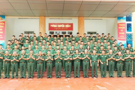 Đoàn 275 tham quan, học tập tại Trung đoàn 102
