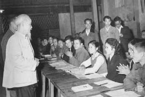 Xây dựng phong cách công tác của người đứng đầu cấp ủy, cơ quan,  đơn vị theo tư tưởng, đạo đức, phong cách Hồ Chí Minh