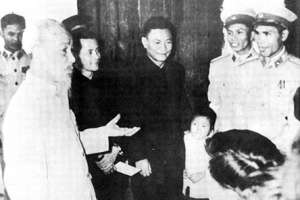 Tư tưởng Hồ Chí Minh về rèn luyện bản lĩnh chính trị cho cán bộ, chiến sỹ công an nhân dân