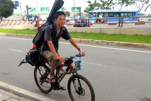 Đạp xe tới Bến cảng Sài Gòn báo công dâng Bác sau khi thi đỗ đại học