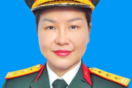 Thượng tá Ninh Thu Trang