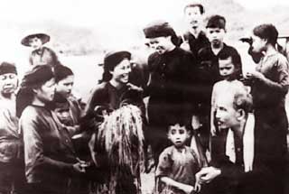 su sau sac trong nhung loi gian di cua Bac Ho 2